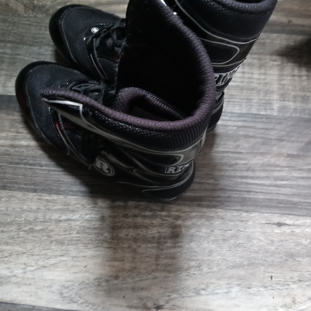 Boots - Picture 6 of 6